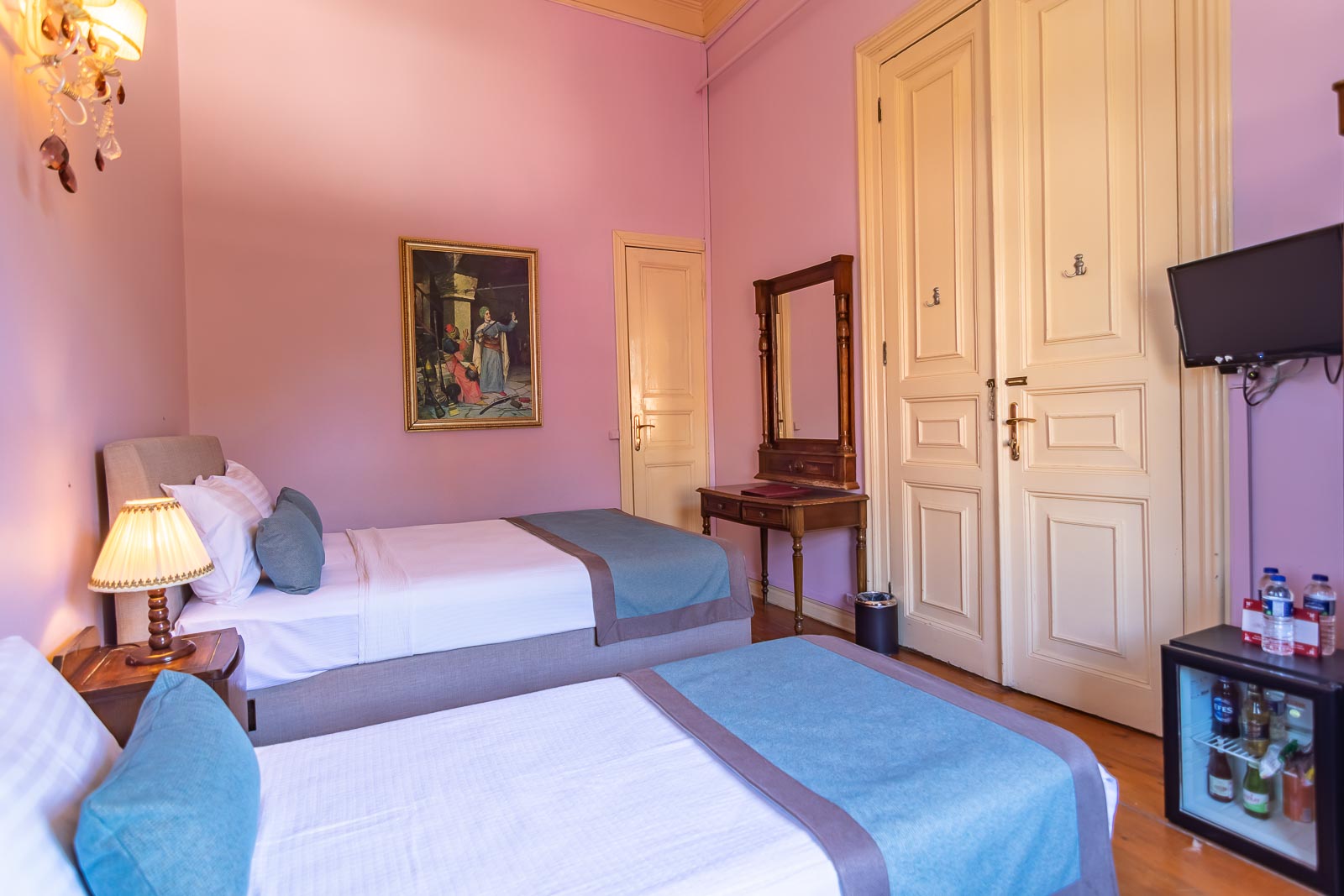 Deluxe Bahçe Manzaralı 3 Kişilik Oda