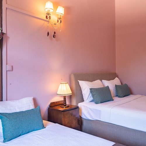 Deluxe Bahçe Manzaralı 3 Kişilik Oda