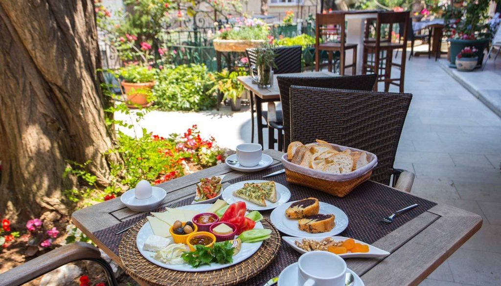Slider-meziki-otel-4